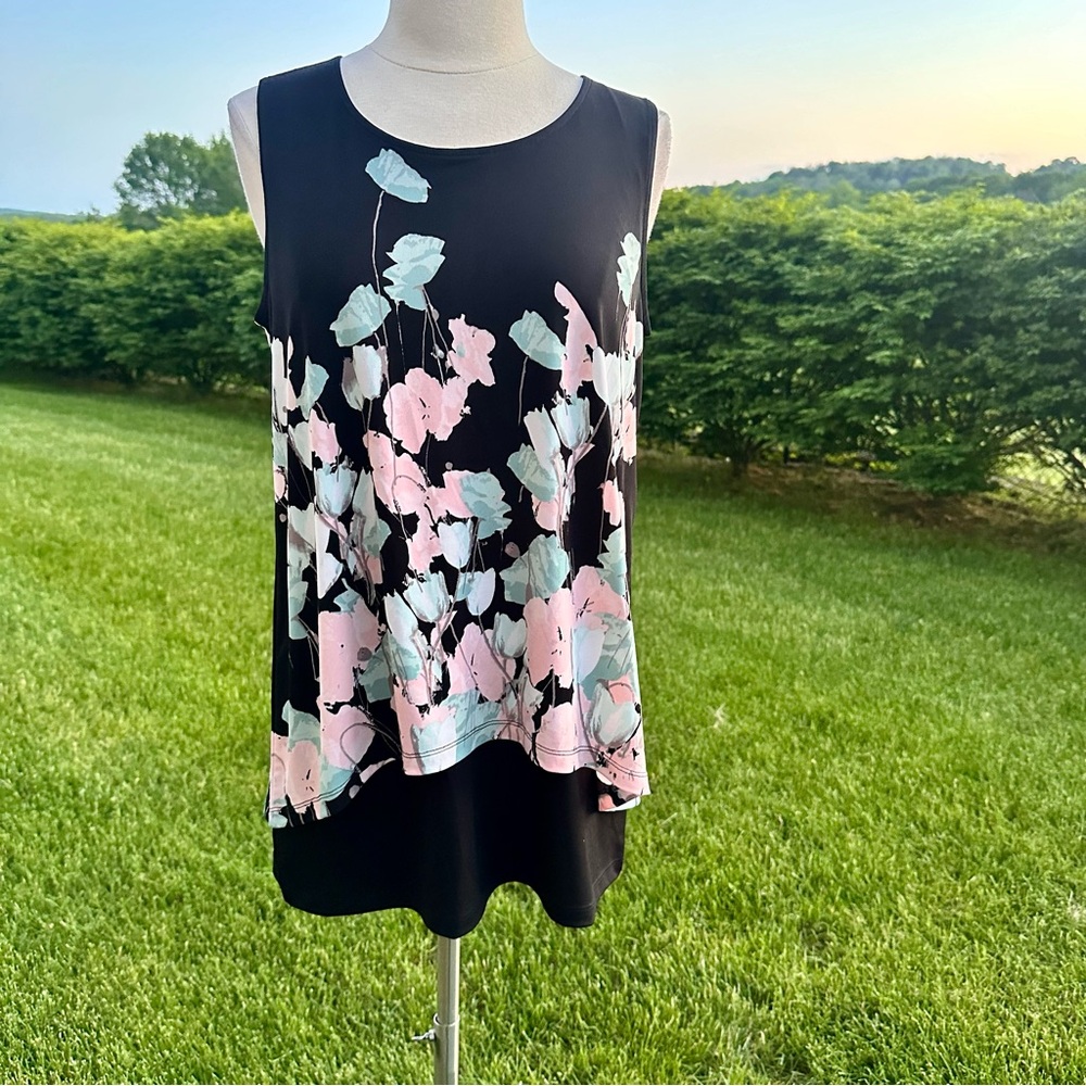 ALFANI FLORAL SLEEVELESS TOP - Picture 2 of 16